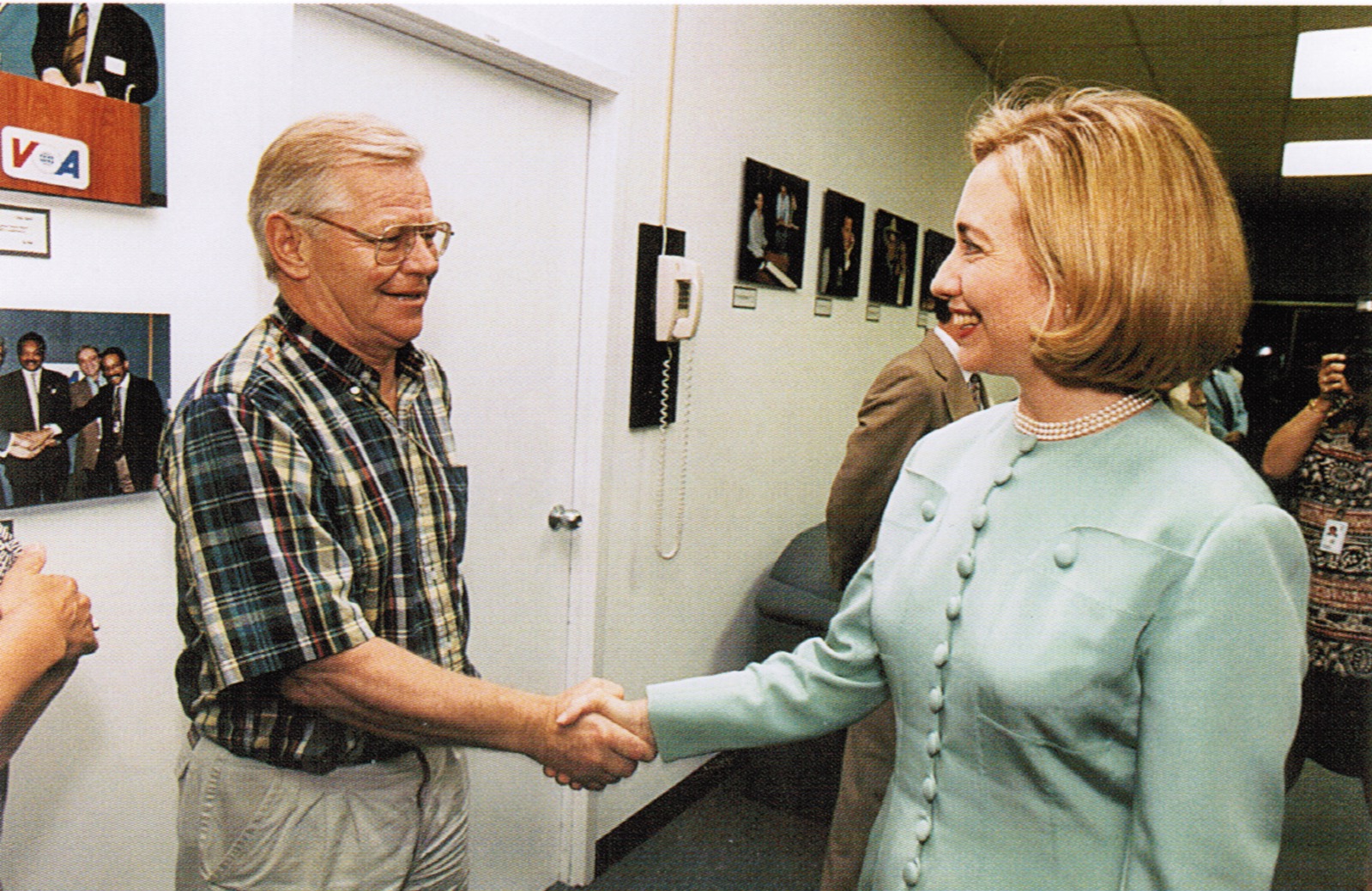 Voice of America Polish Service chief Maciej Wierzyński with First Lady Hillary Clinton at the VOA building in Washington, D.C. June 1996. Wierzynski archive photo.